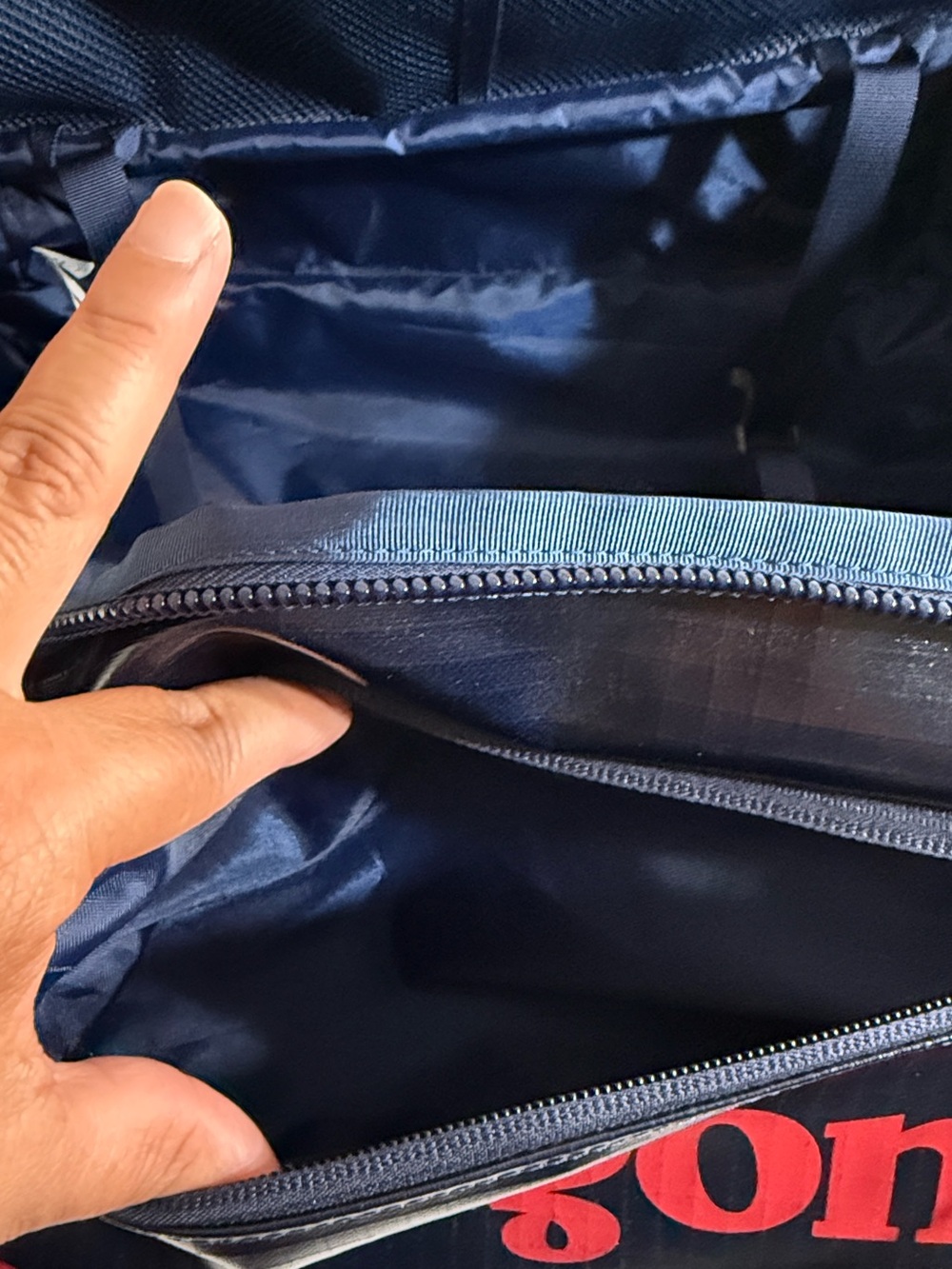 Patagonia Black Hole Wheeled Duffel 40L in “Big Sur” Blue (Retired) - Picture 13 of 14